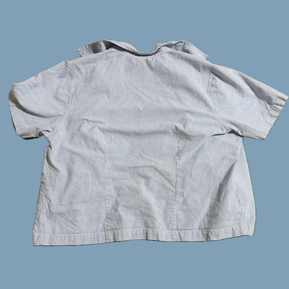 Westport LTD Vintage Embroidered Floral Detail Button Down Shirt - Picture 2 of 8